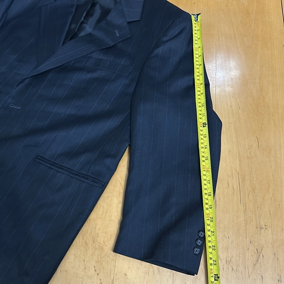 Dario Di Napoli 100% Wool and Cashmere 2 Pieces Suit, Striped Black Color. - Picture 15 of 16